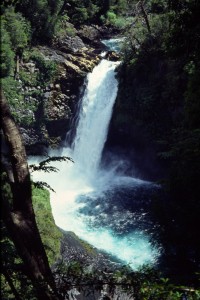 0263 vodopády Huilo Huilo.jpg